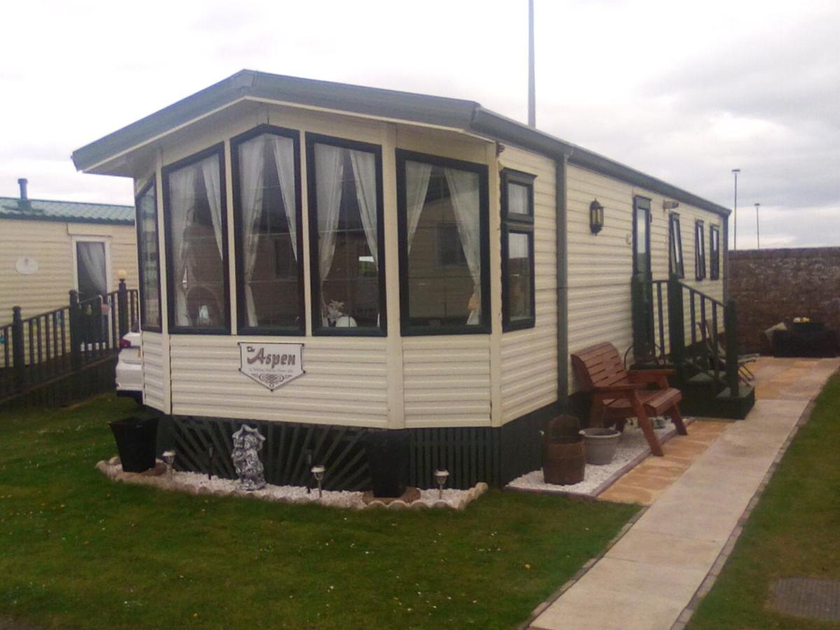 Caravan Number 10 - Housity