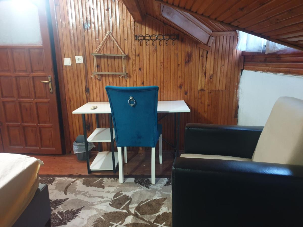 Stone Home Rooms - Housity