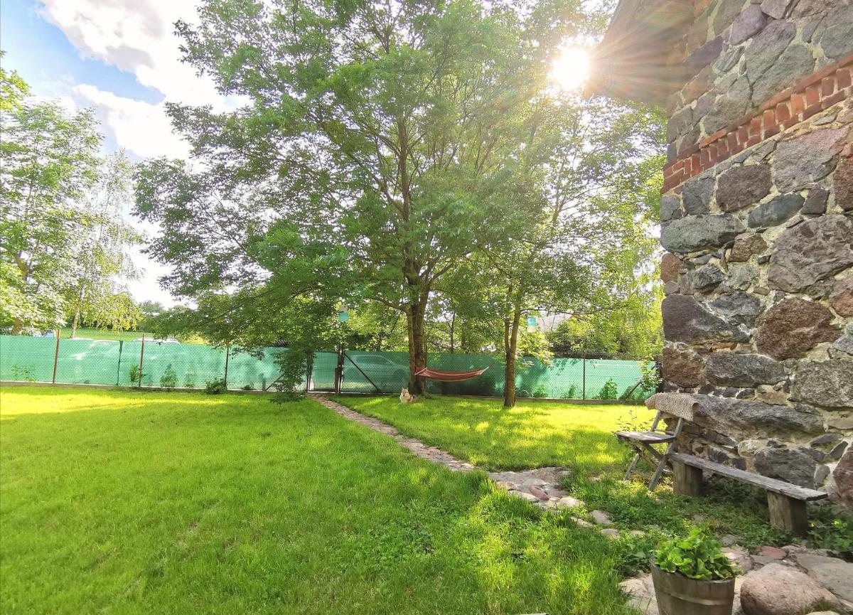 Mazurski Ogród - dom z ogrodem, kominkiem i wiatą biesiadną - Housity