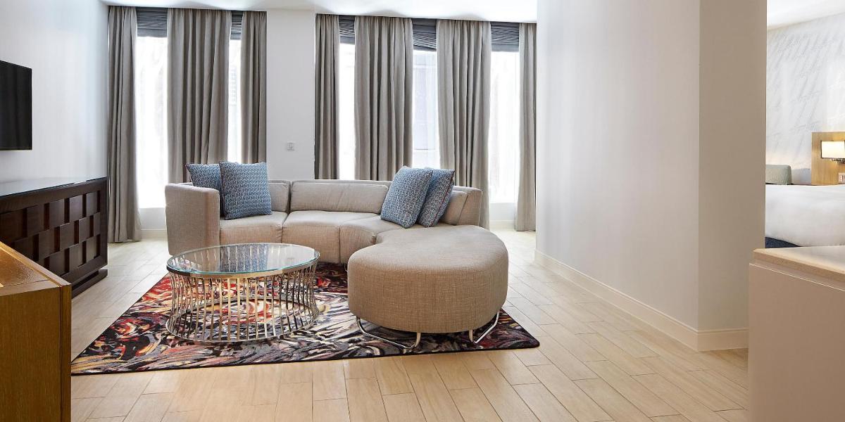 Hotel Indigo Atlanta Downtown by IHG - Housity