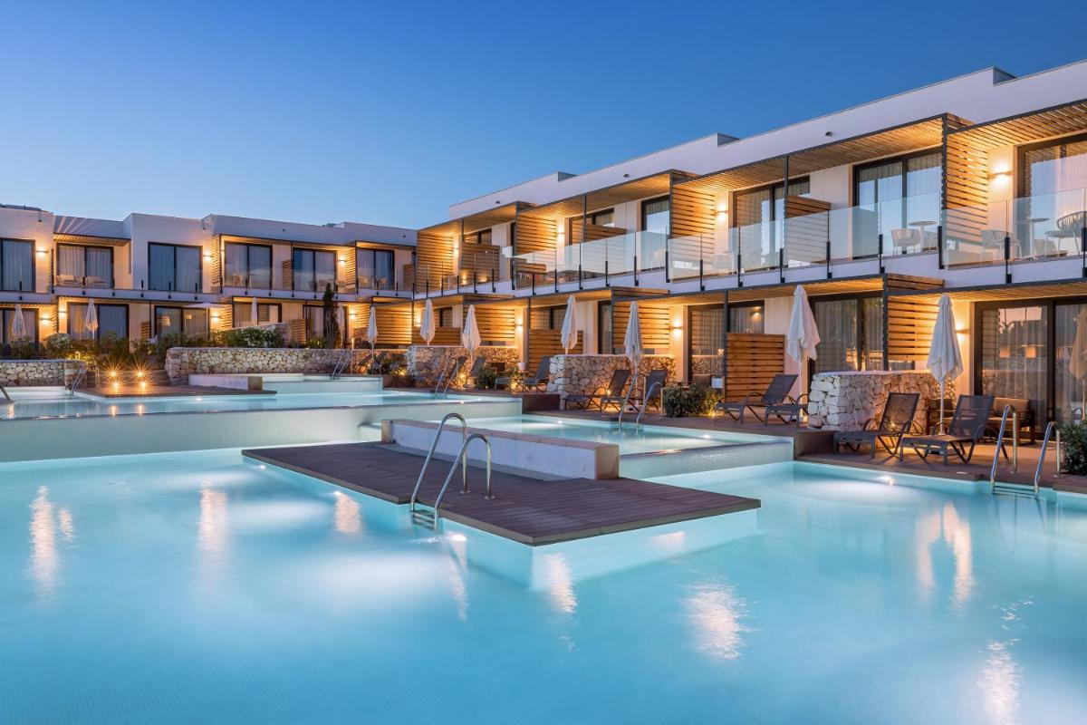 Piscina en o cerca de Barceló Nura