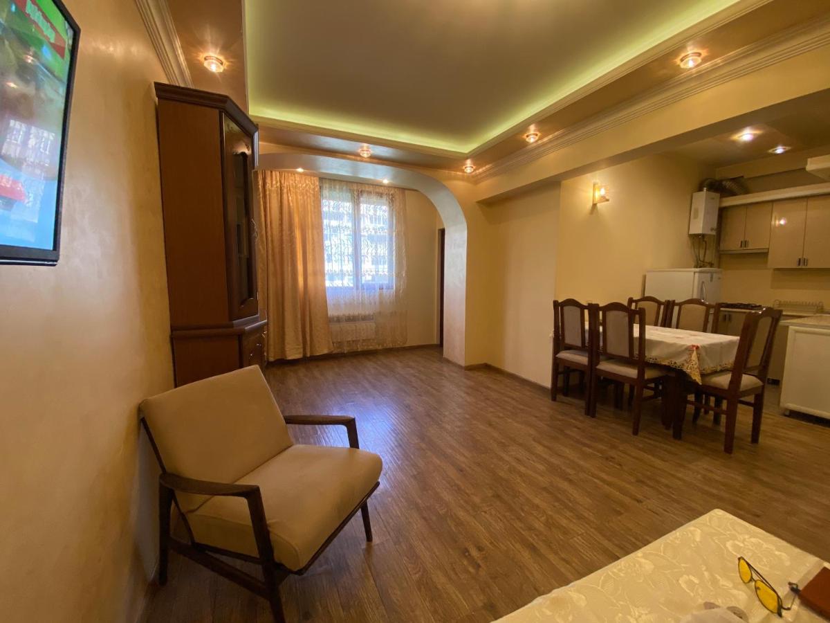 Apartment in centre EVN - Housity