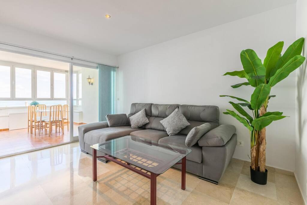 SEAVIEW Estepona Marine Port with POOLS - Housity