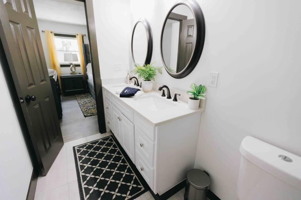 BEAUTIFUL Remodeled 4 Bedroom Home Near I20 and Downtown - Housity