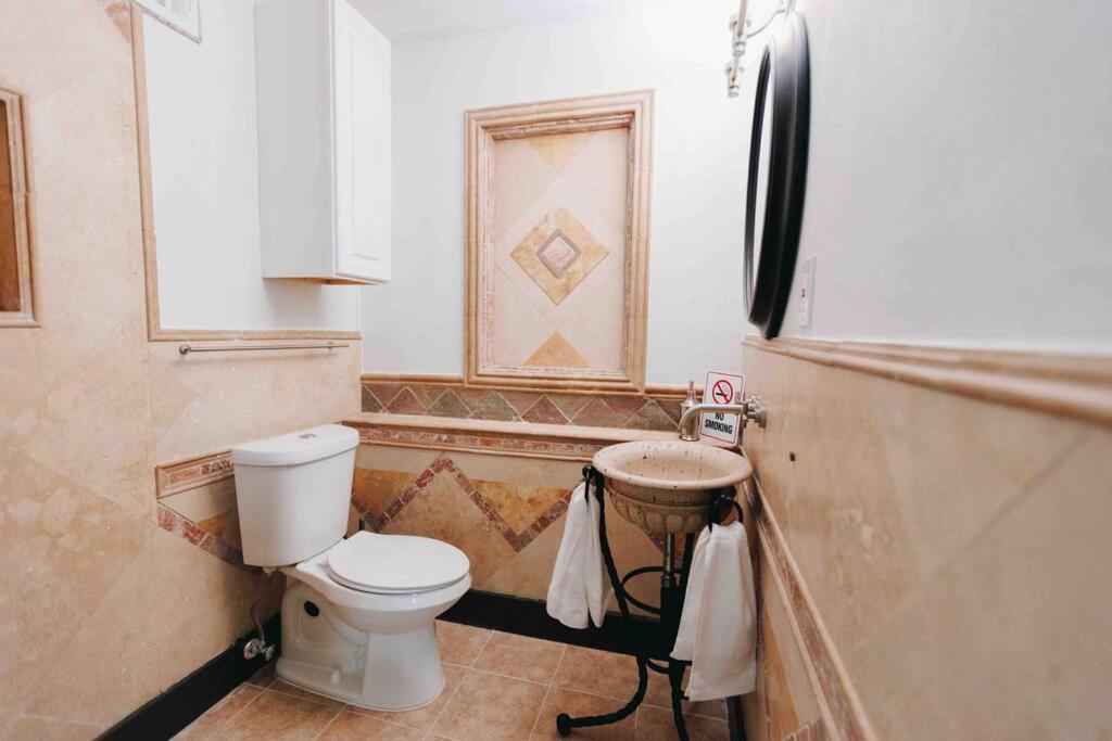 BEAUTIFUL Remodeled 4 Bedroom Home Near I20 and Downtown - Housity