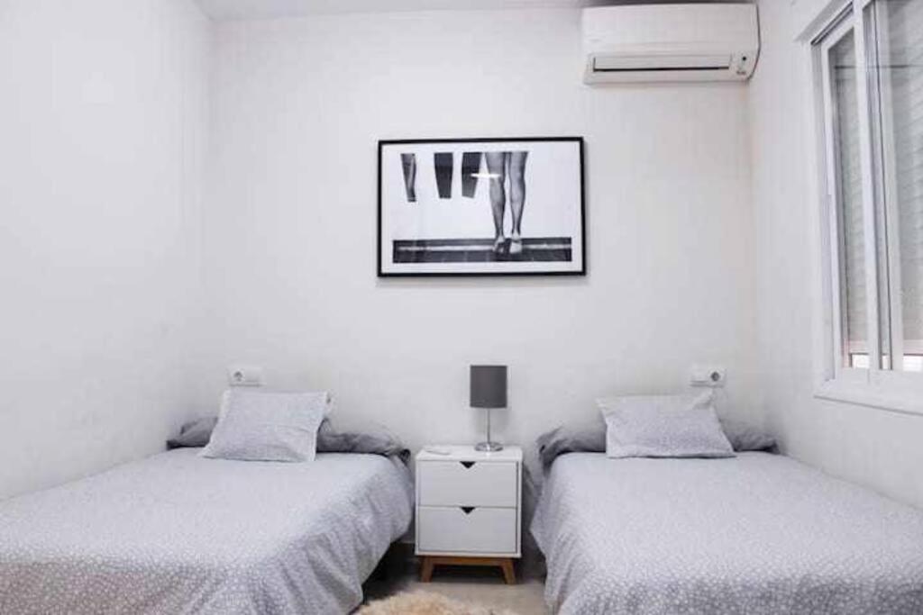 BEST LOCATION apartment in MARBELLA. BEACHFRONT!! - Housity