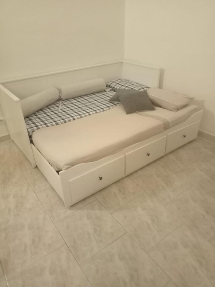WHOLE HOLIDAY HOME APARTMENT FANTASTIC CIVITAVECCHIA da Pamino & Priscilla con due Camere letto! - Housity