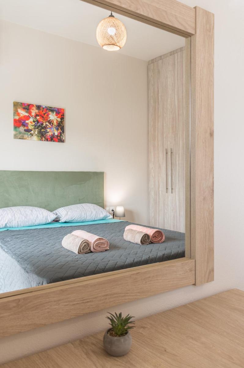 "Thea" Valis Apartments - Housity