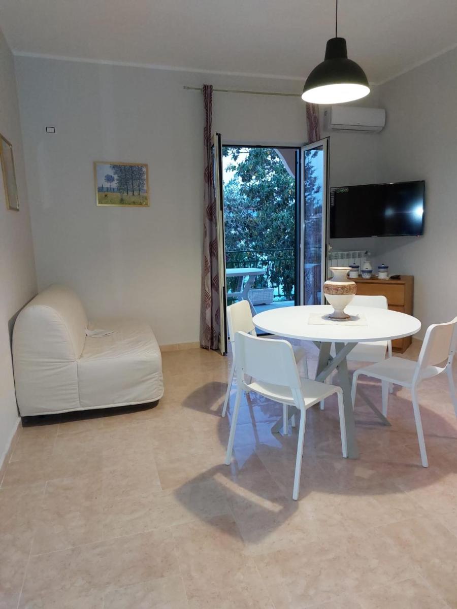 Esther Guest House - Housity