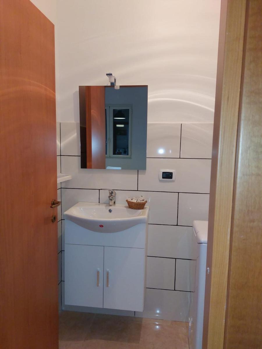 Esther Guest House - Housity