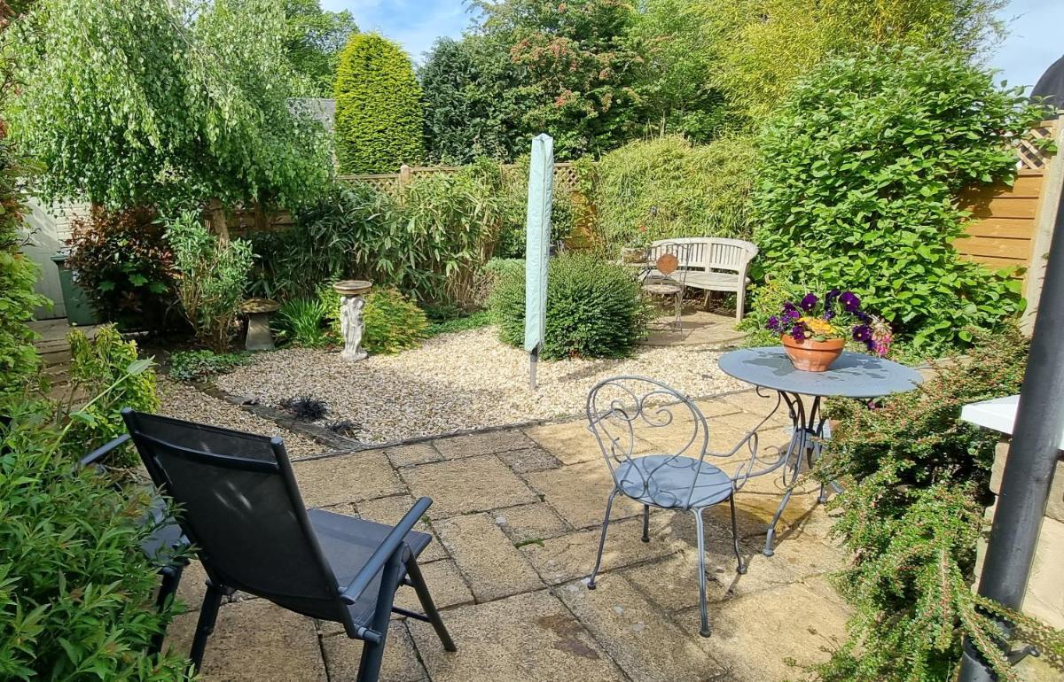 Garden Cottage - Ashover Village near Matlock - Housity