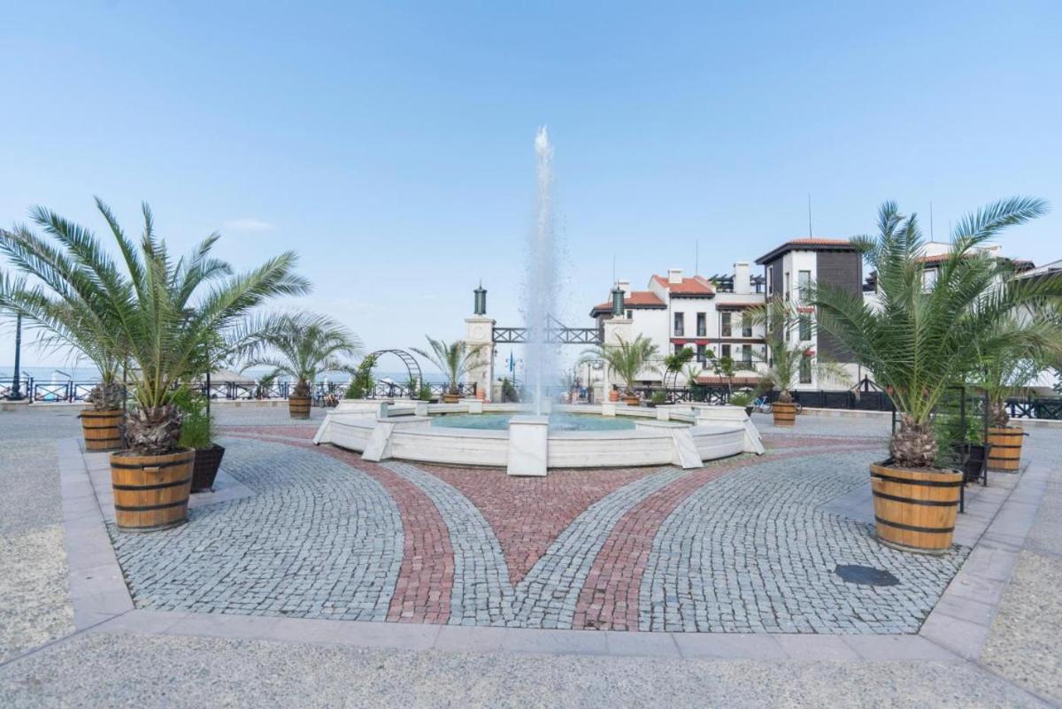 Oasis Resort & Spa Cozy Studio - Housity