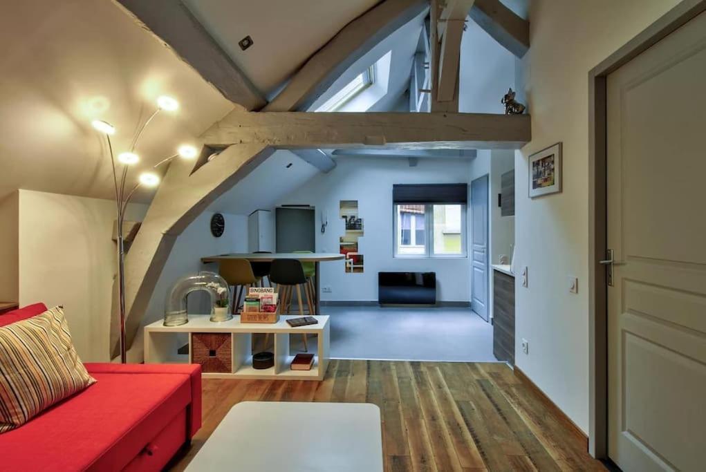 La Mansarde : Cosy et Charme au Centre Historique - Housity