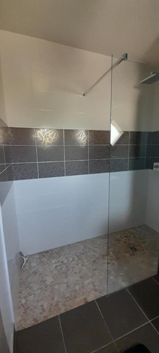Chambre Privée proche circuit 24h, wi-fi , parking - Housity