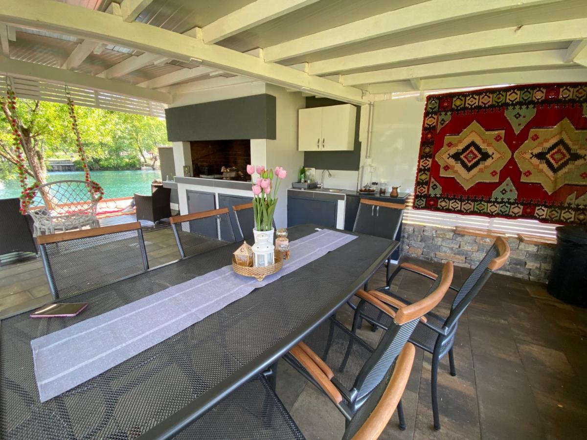 River Luxury House - Housity