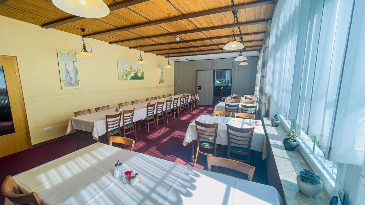 Hotel Schnehagen - Housity