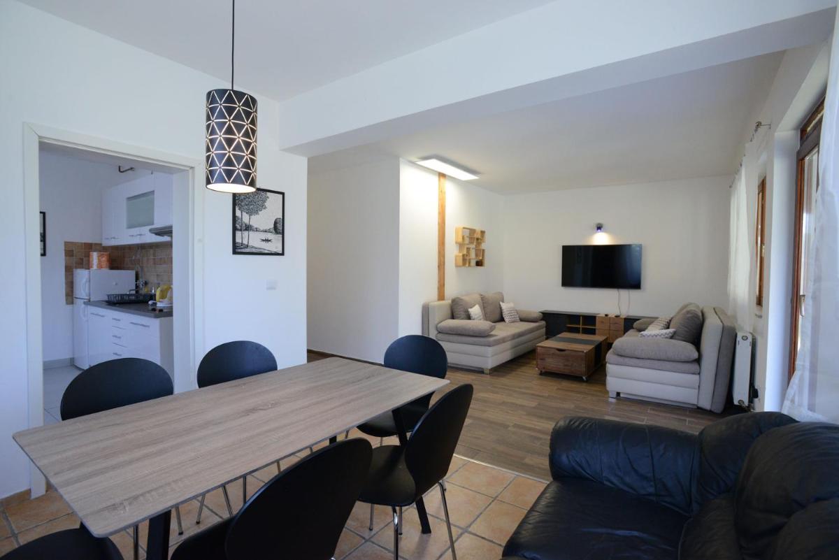 Apartments Osijek by the River - Housity