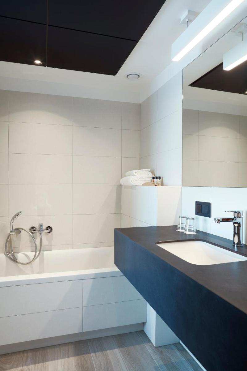 Q Hotel Plus Wrocław Bielany - Housity