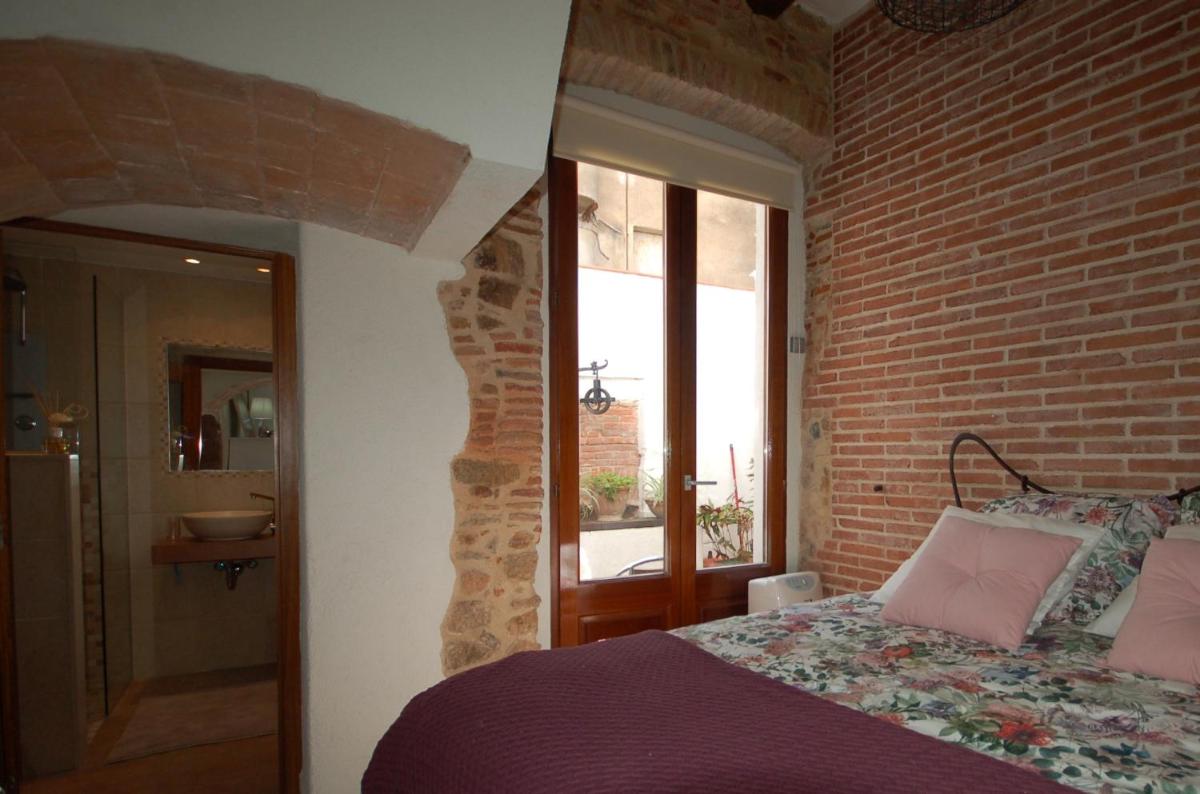 Lets Holidays Tossa de Mar Romantic Apartment - Housity