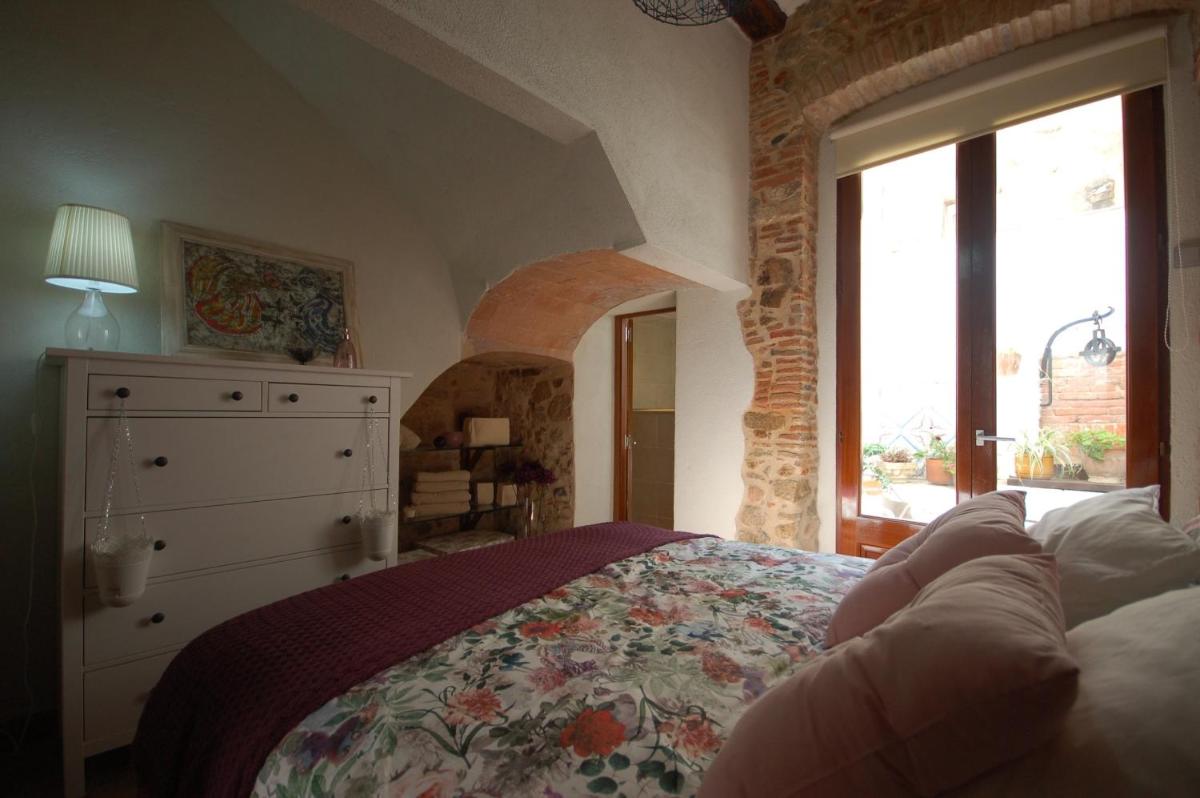 Lets Holidays Tossa de Mar Romantic Apartment - Housity