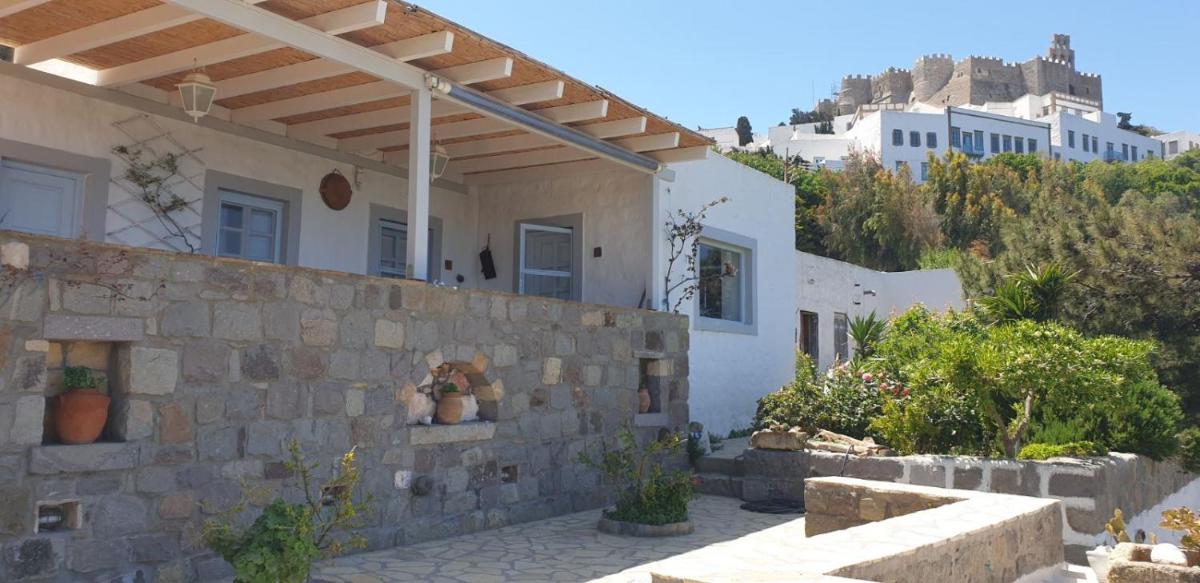 Patmos Chora traditional villa Genadio - Housity