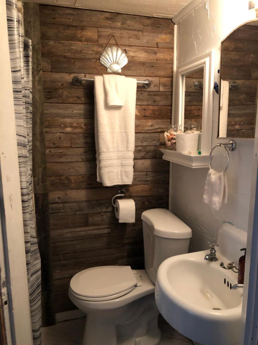 Suitetrails - Seafarer Inn and Cottages