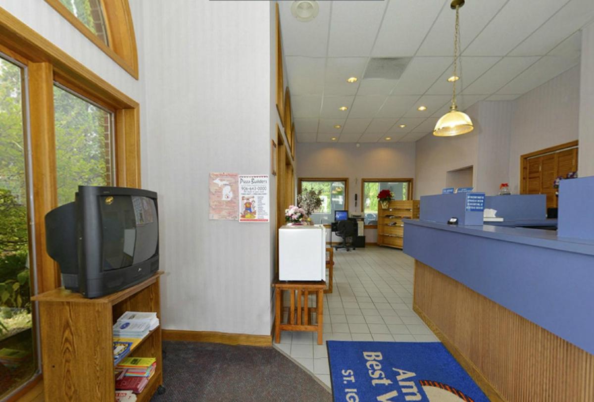 Americas Best Value Inn Saint Ignace - Housity