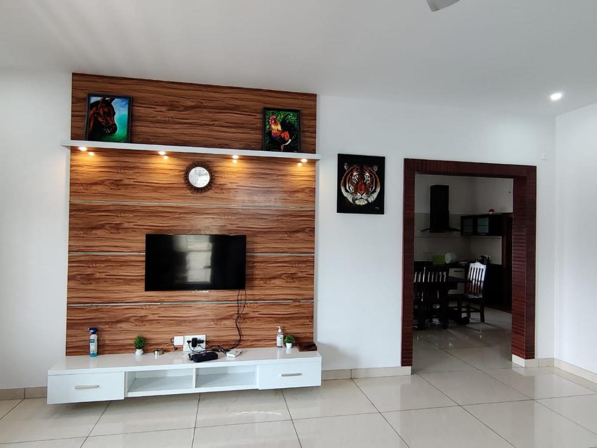 SS LUXURY Comforts - Housity