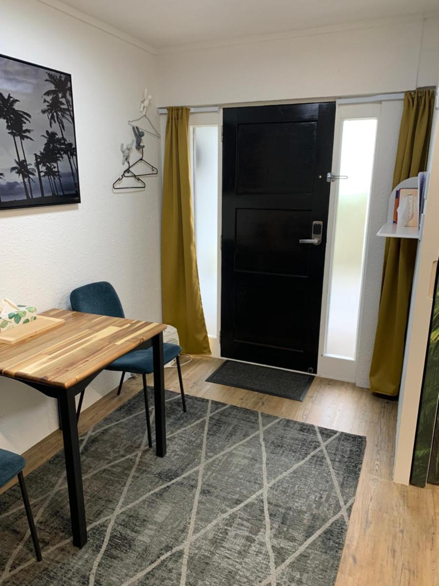 Suburban Studio - Housity