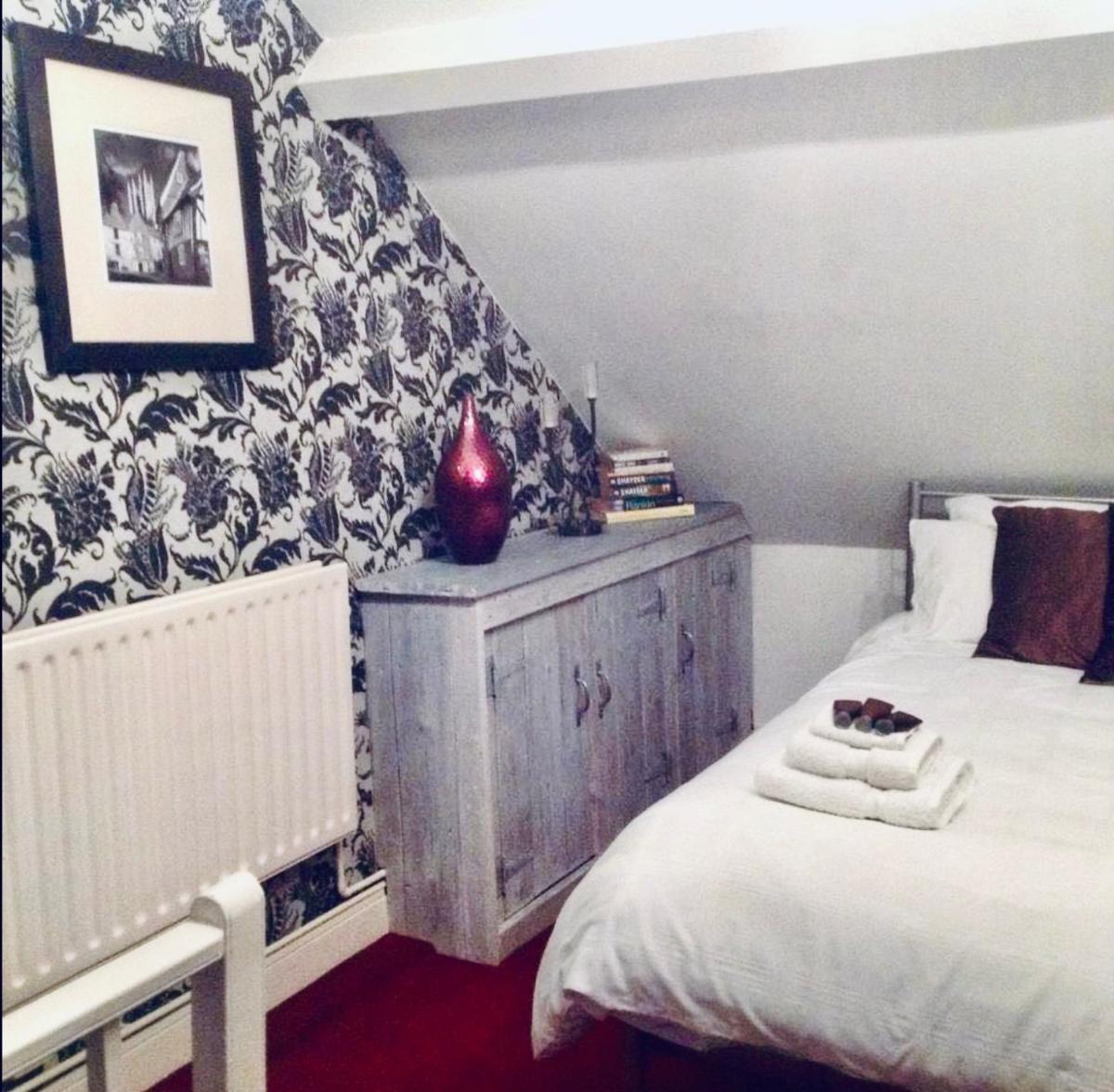 Castle View Cottage - Housity