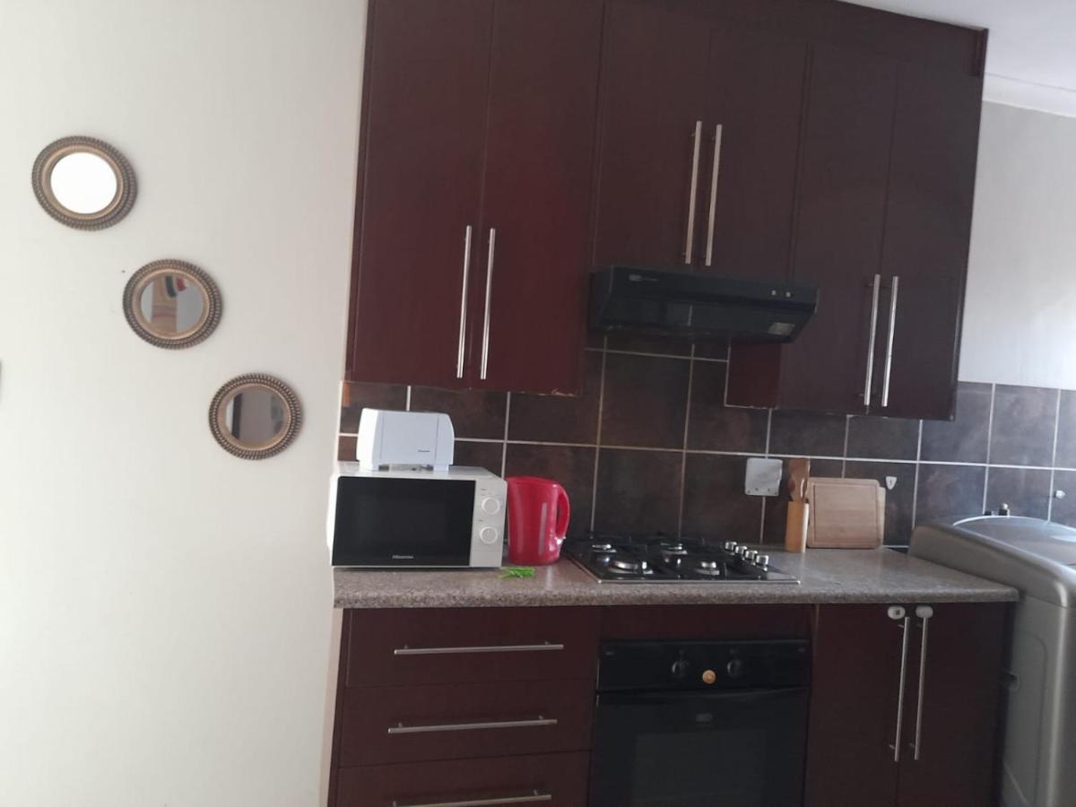 Emalahleni Home- 8 Sleeper - Housity