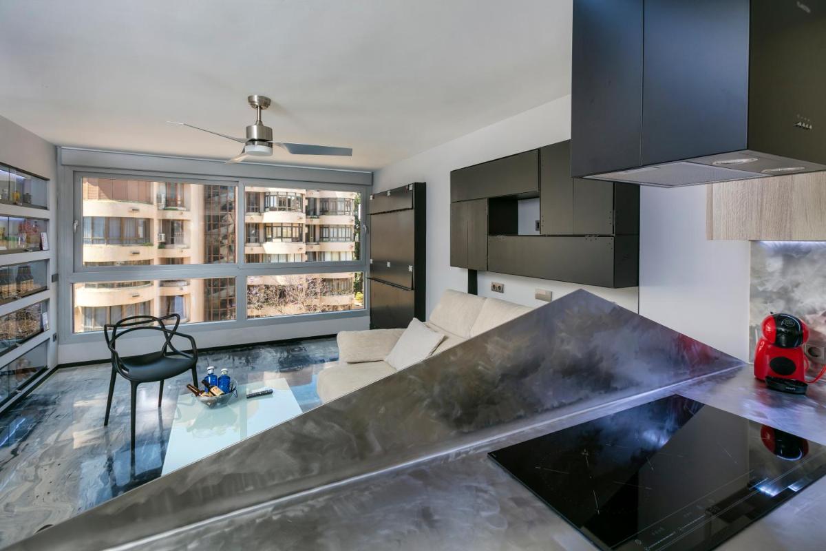 La Farola - Luxury Domotic Flat in Puerto Deportivo - Hizvo