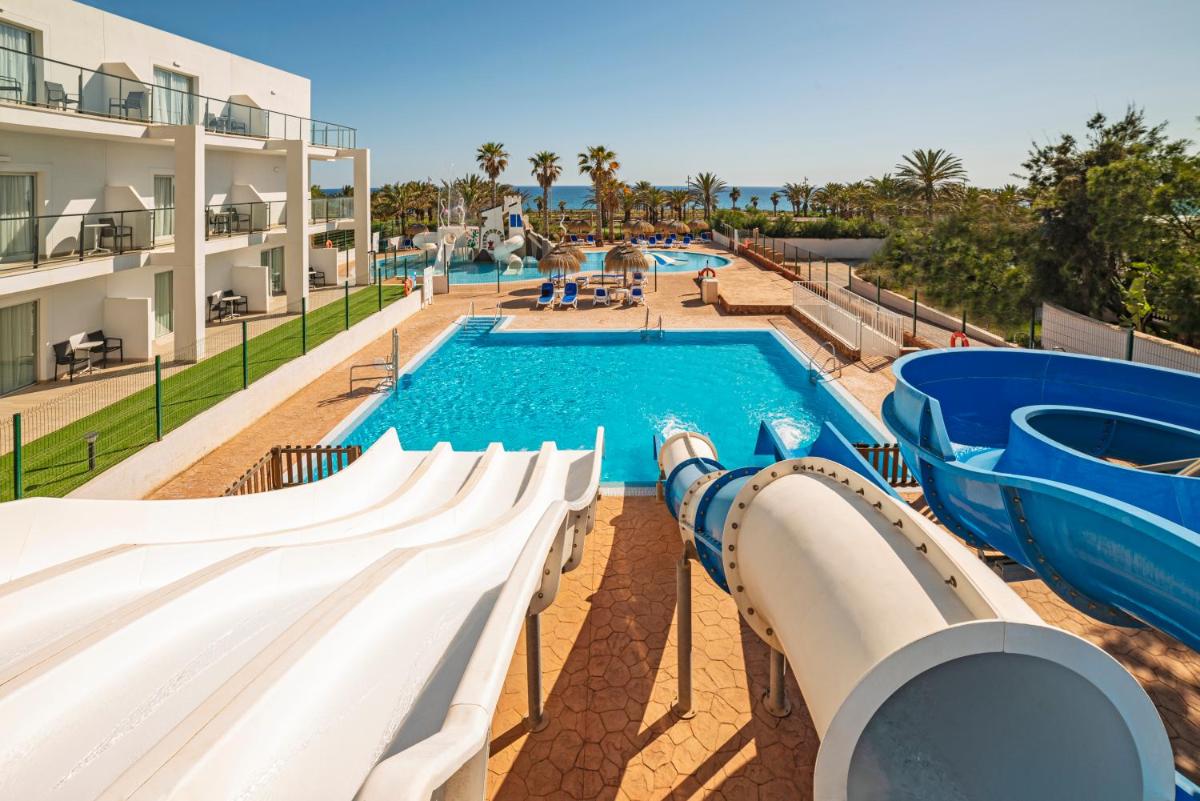 Piscina en o cerca de Hotel Cabogata Jardín