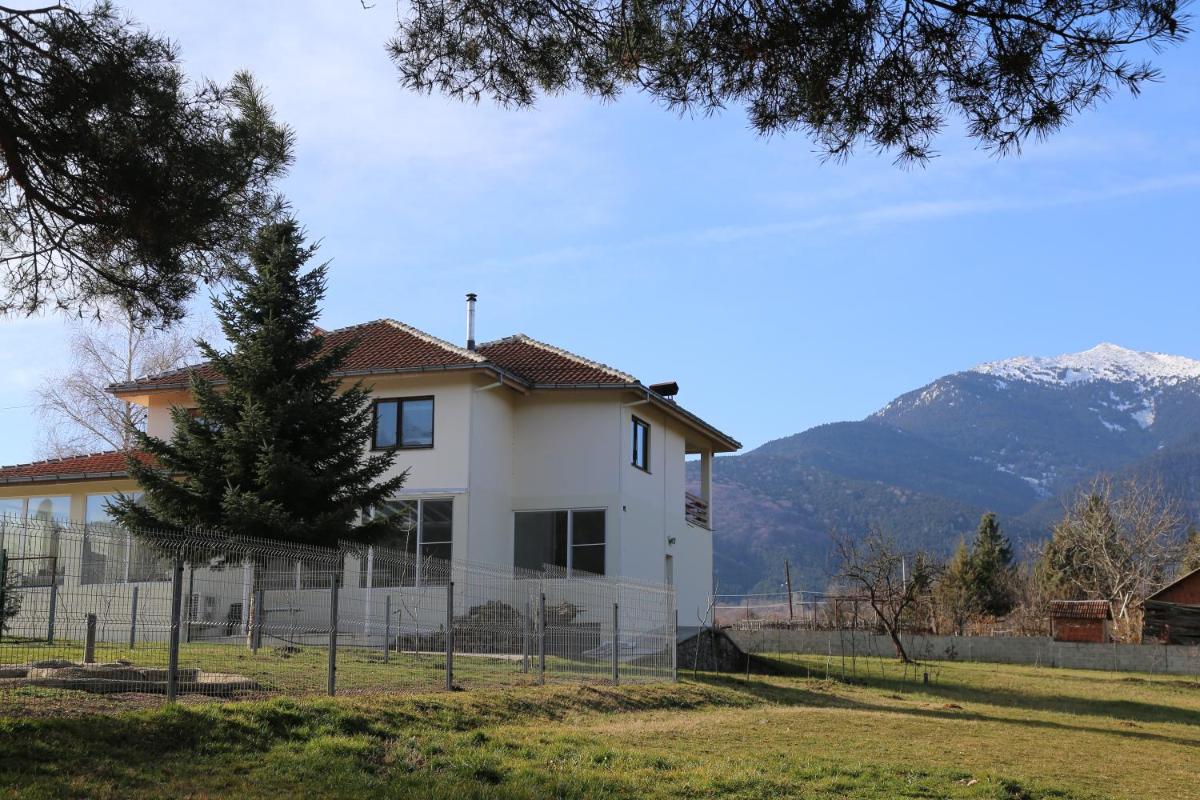Vilas Ambasador Bratin Dol - Housity