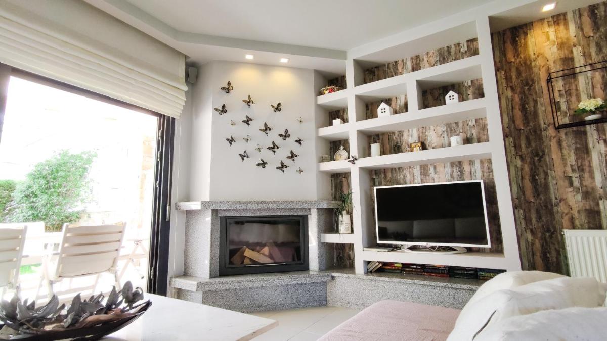 Villa Kristina with Private Patio - Housity