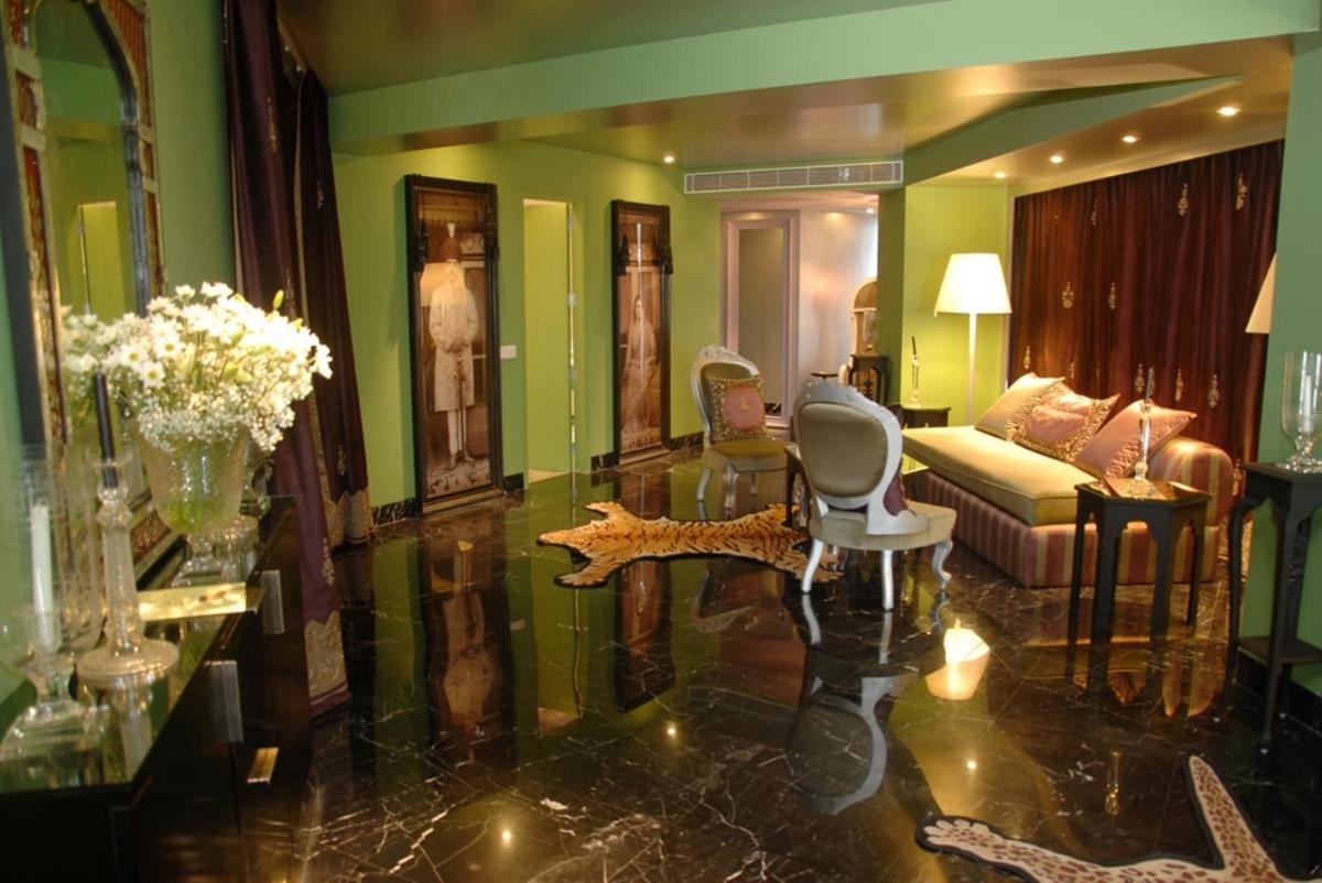 a living room with a starfish in the middle of a room at The Park Hyderabad, Banjara Hills near Hussain Sagar Lake in Hyderabad a living room with a starfish in the middle of a room at The Park Hyderabad, Banjara Hills near Hussain Sagar Lake in Hyderabad