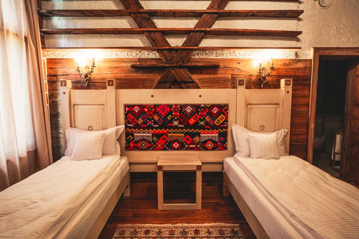 Conacul Sfântul Sava Brancovici - Housity