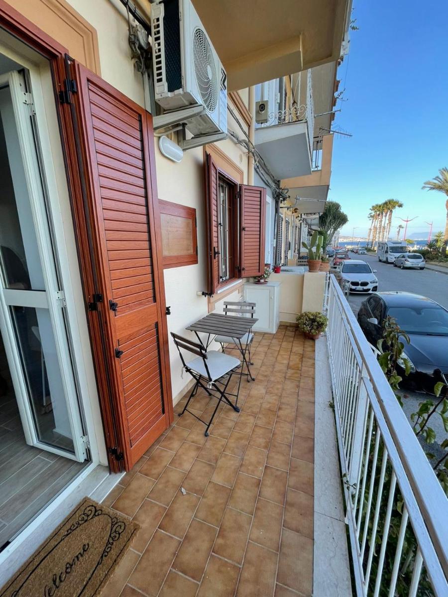 Sullo Stretto - Housity