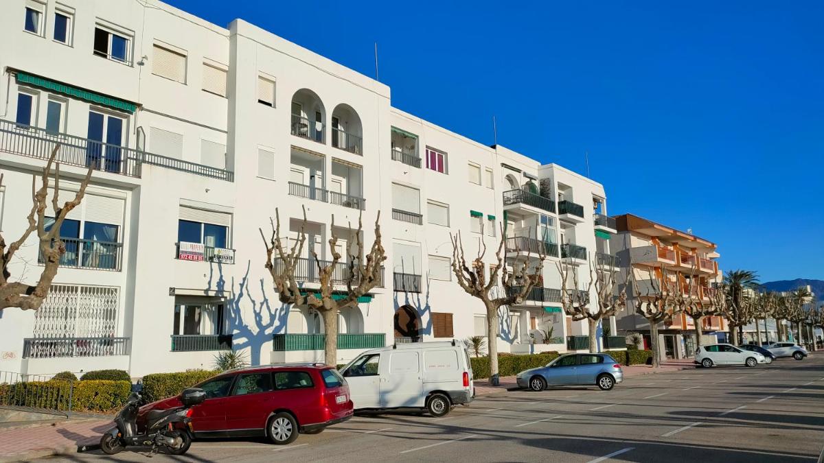Summer Breeze Apartment - Housity