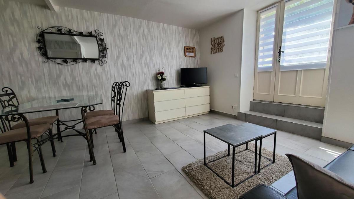 Aubaterra - Housity