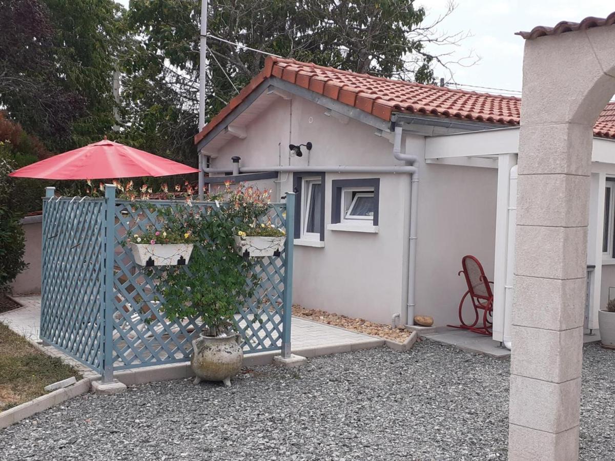 Suitetrails - Appartement Vendat, 1 pièce, 2 personnes - FR-1-489-230