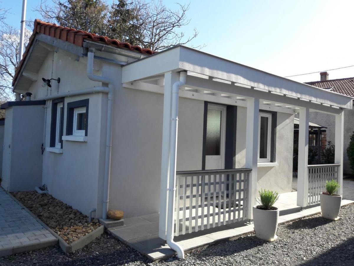 Suitetrails - Appartement Vendat, 1 pièce, 2 personnes - FR-1-489-230