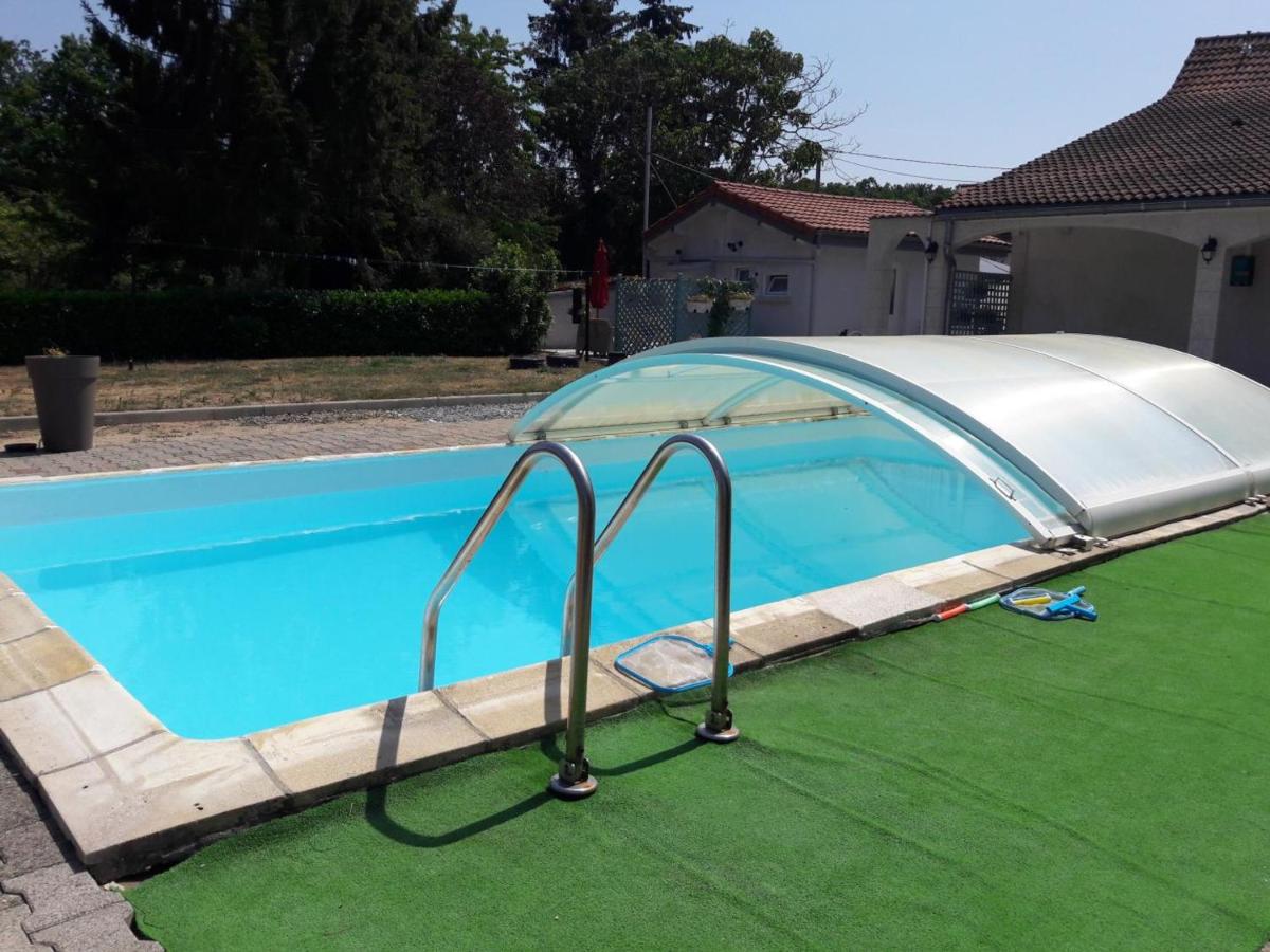 Studio avec piscine à la campagne, proche de Vichy - Jardin, Terrasse, WiFi, Draps inclus - FR-1-489-230 - Housity