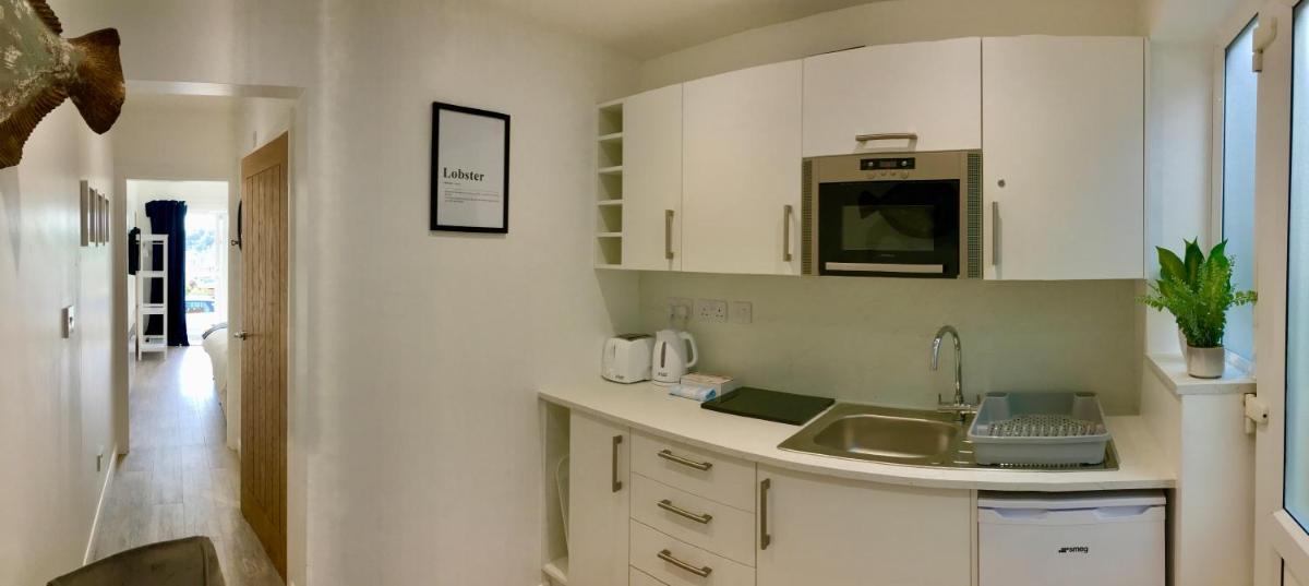 Harbour Top Studio - with parking - Housity
