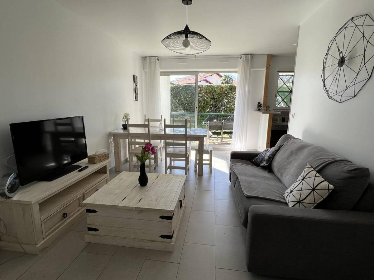 Appartement T2 confortable avec terrasse sud et parking, au calme, proche commerces, petit animal accepté - FR-1-495-6 - Housity