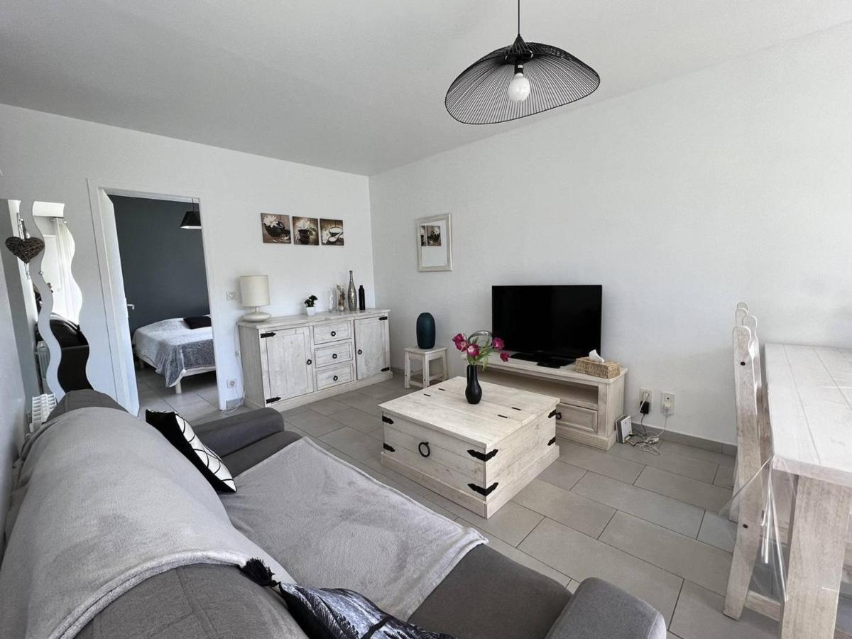 Appartement T2 confortable avec terrasse sud et parking, au calme, proche commerces, petit animal accepté - FR-1-495-6 - Housity