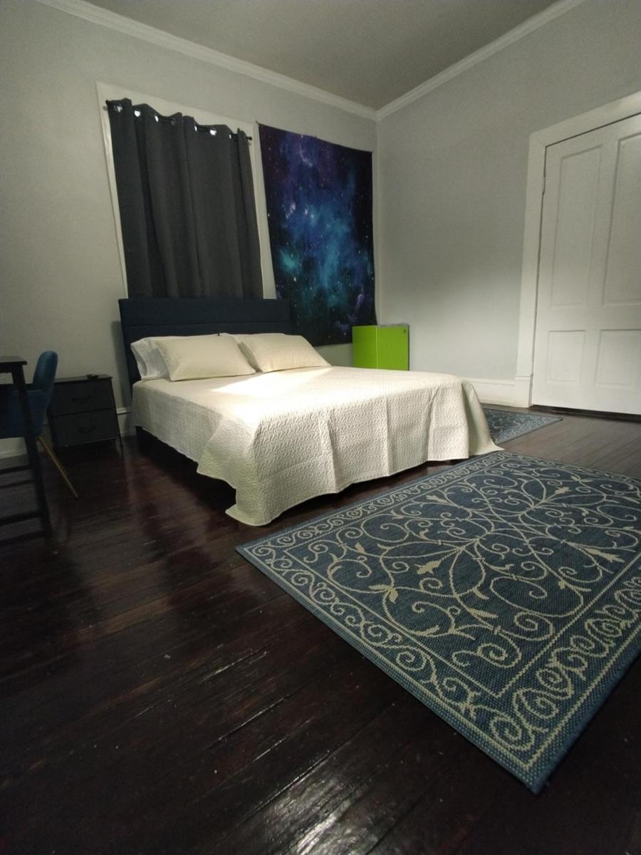 Premium Suite private bathroom w full house amenities rm 5 - Housity