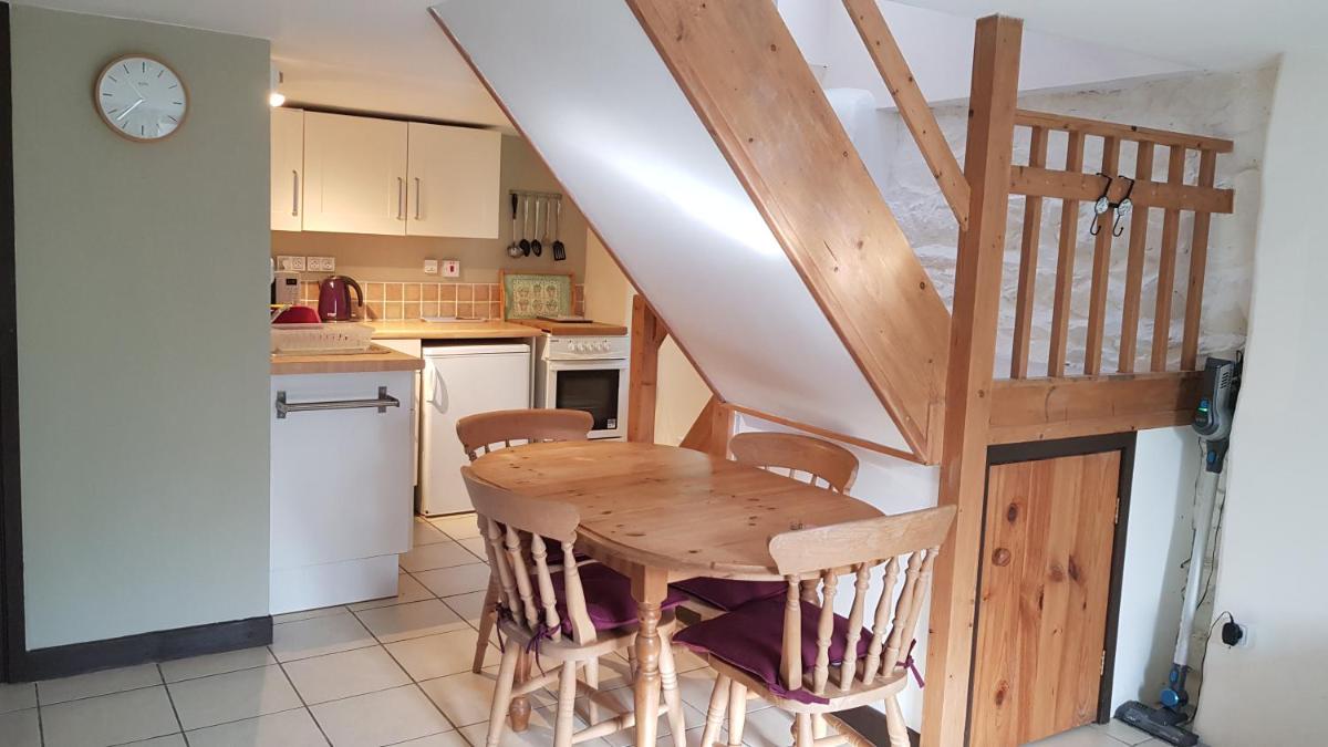 Maroux Vian Country Cottage - Housity
