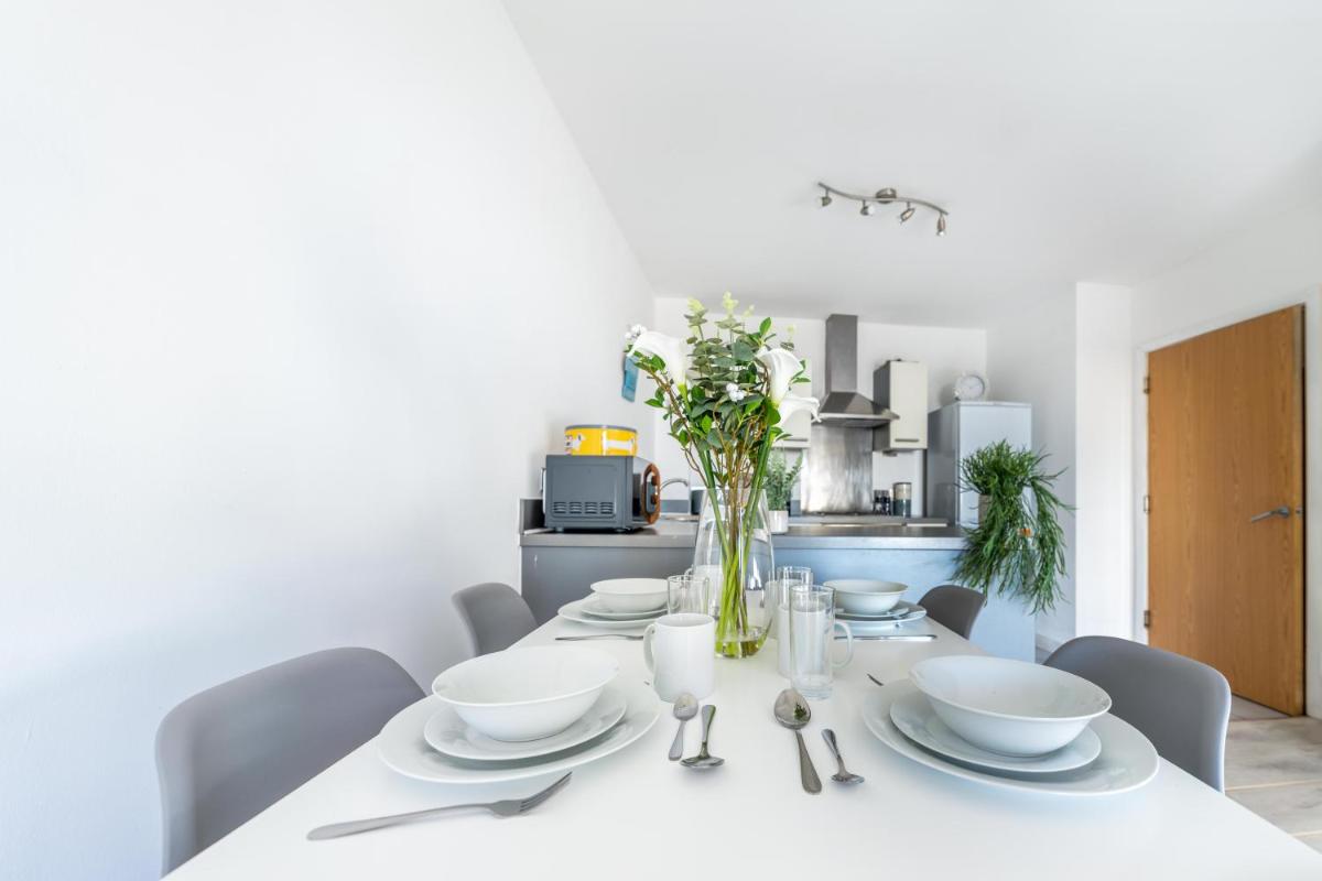 Wonderful 2-bed apartment in Slough - Housity