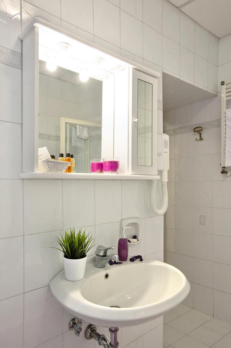 Hotel Villa San Lorenzo Maria - Housity